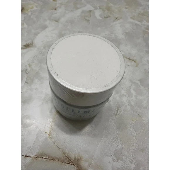 Bioelements Measured Micrograins Facial Scrub Exfoliator 2.5 fl oz / 73 mL - Picture 2 of 4